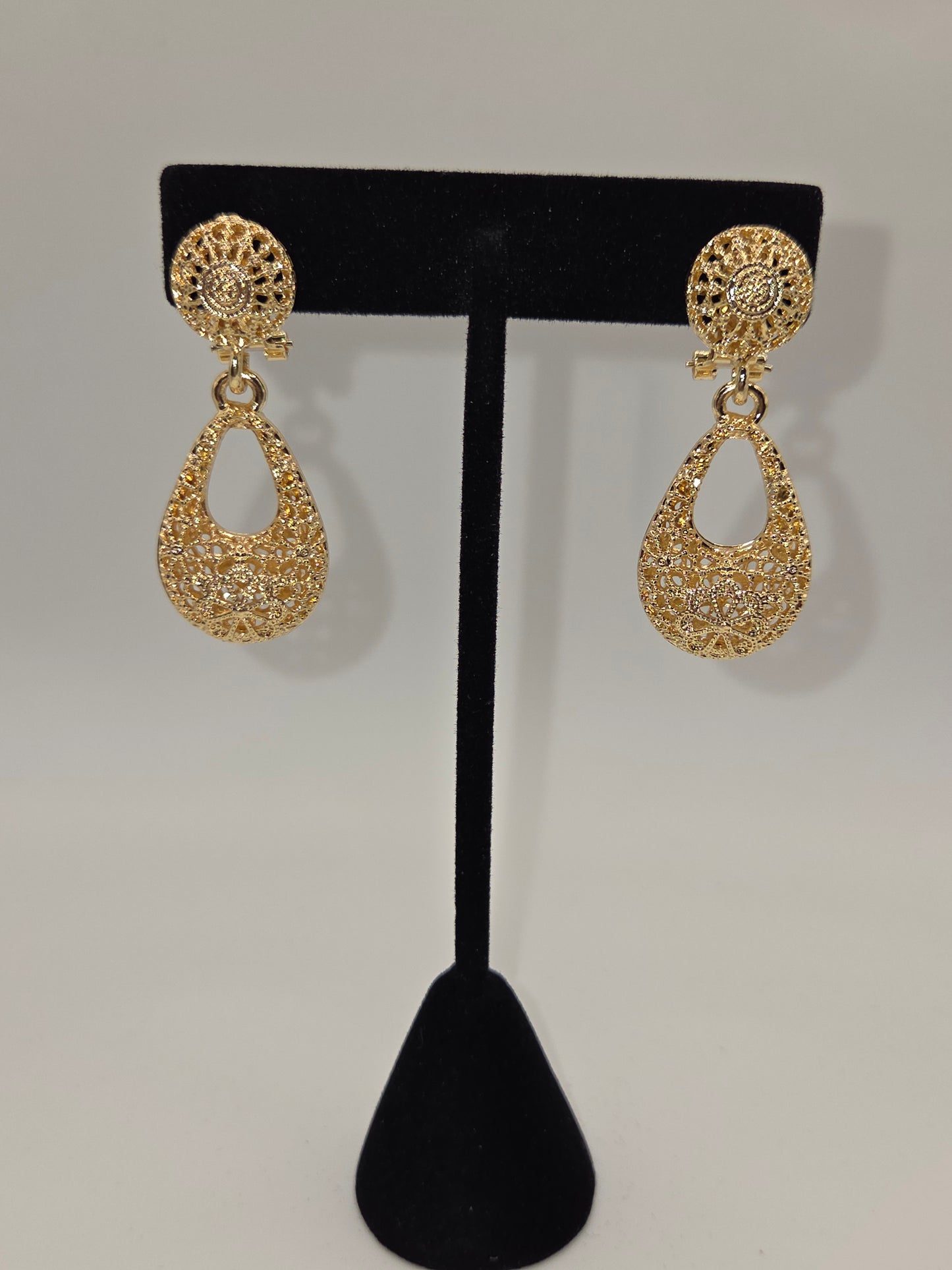 Golden Lace Teardrop Earrings